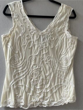 Frank Lyman Cream Embroidered Floral Sleeveless V-Neck Top 14